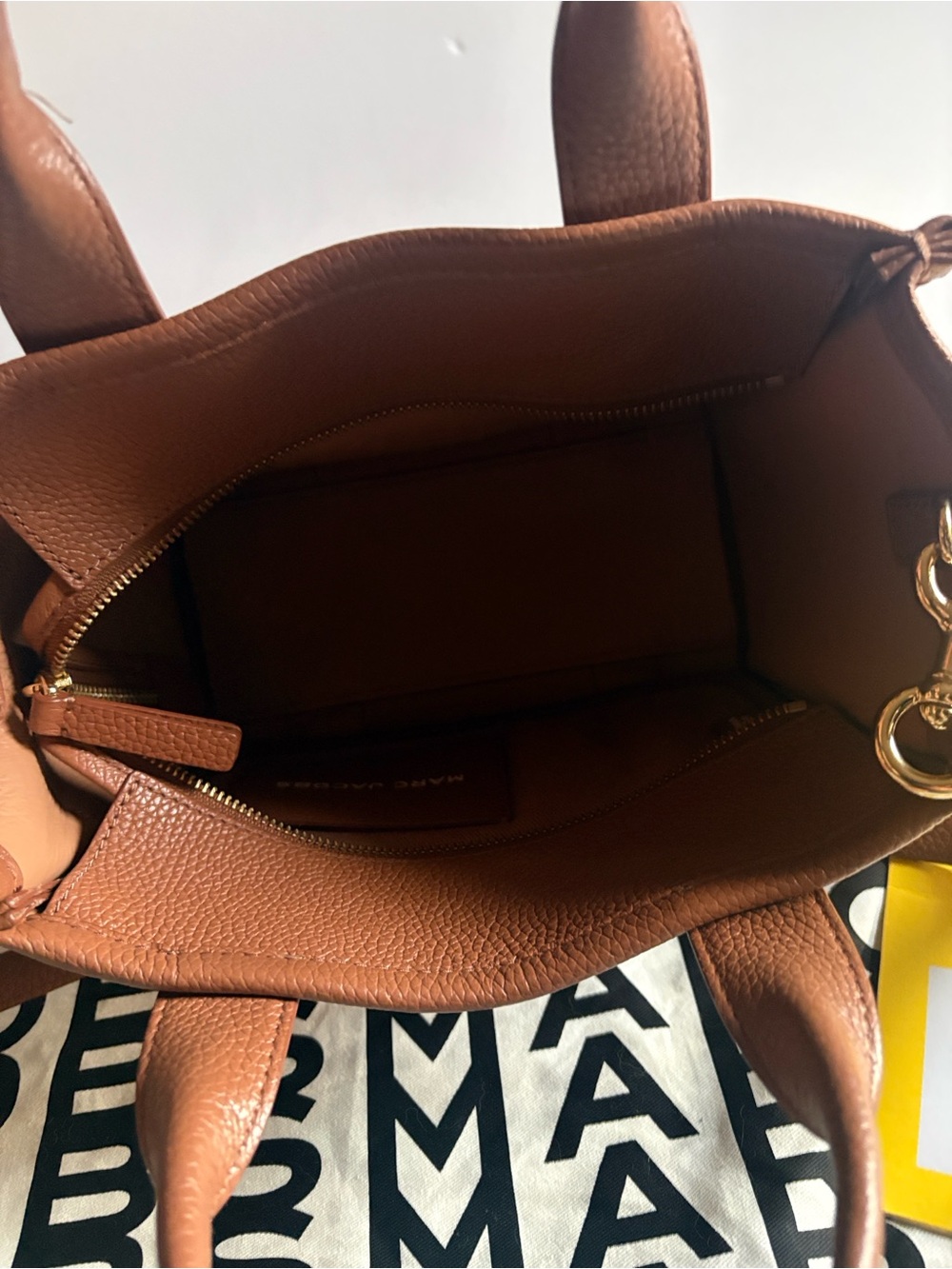 Authentic Marc Jacobs The Tote Bag in Brown - Leather Top-Handle Shoulder Bag - Picture 11 of 16
